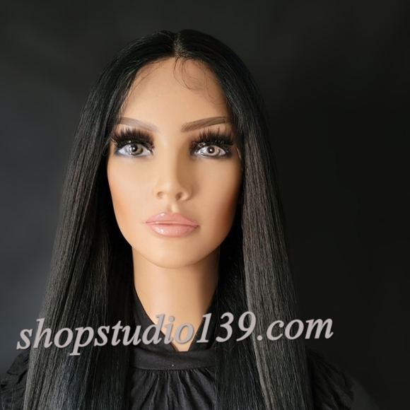 Extra long HD lacefront wig - Picture 2 of 4